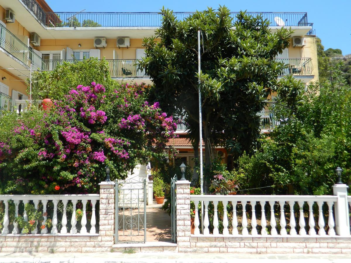 Logara'S Apartments Agia Efimia Exteriér fotografie